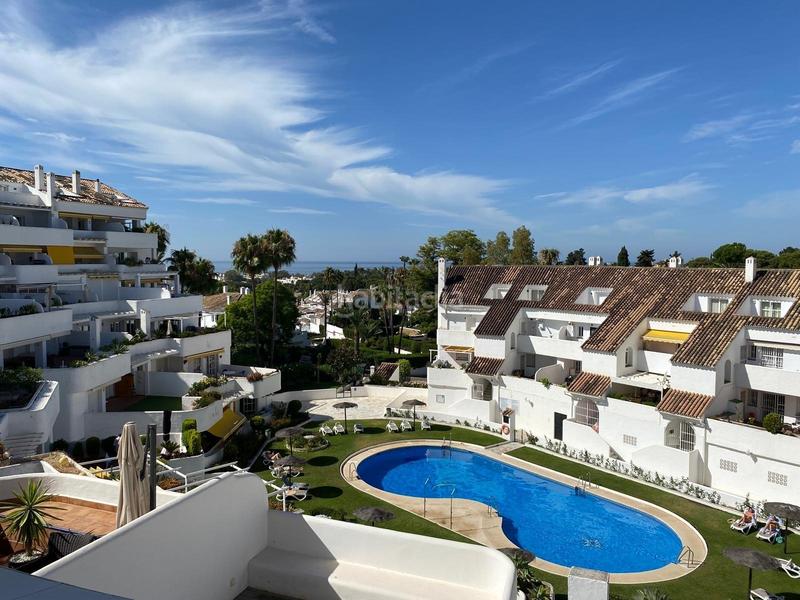 Foto df01838e-cd13-4d62-8320-2e63444a74b7. Appartement mit parking pool in Nueva Andalucía centro Marbella