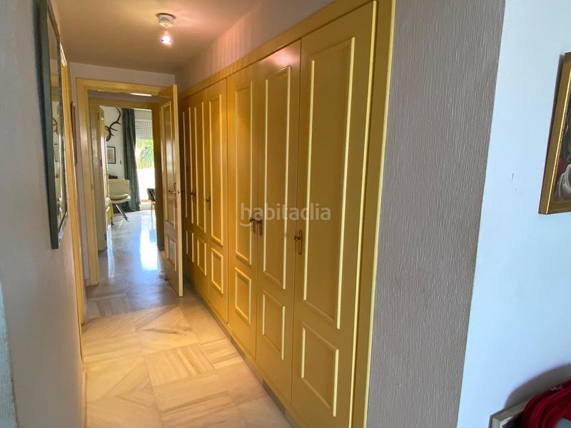 Foto ee0b7d56-d617-43d1-93f3-55ce57ea4b2e. Appartement mit parking pool in Nueva Andalucía centro Marbella