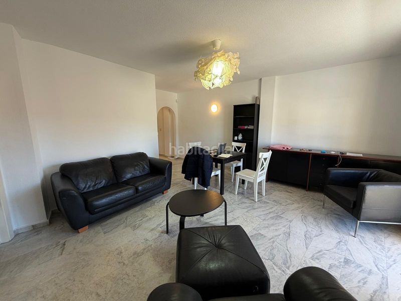 Foto 2bb76de3-ffc7-4b5f-a8a1-b8d6e2448a81. Apartament amb aparcament piscina a La Carihuela - Los Nidos Torremolinos