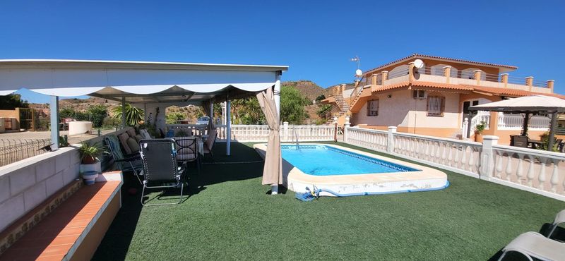 Foto 4a6bb7f2-1052-4cc7-8a13-6eeb4349440f. Casa amb piscina a Cotomar Rincón de la Victoria