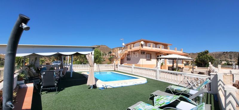 Foto ac84d90f-3913-469a-8281-8f4ddce66869. Casa amb piscina a Cotomar Rincón de la Victoria