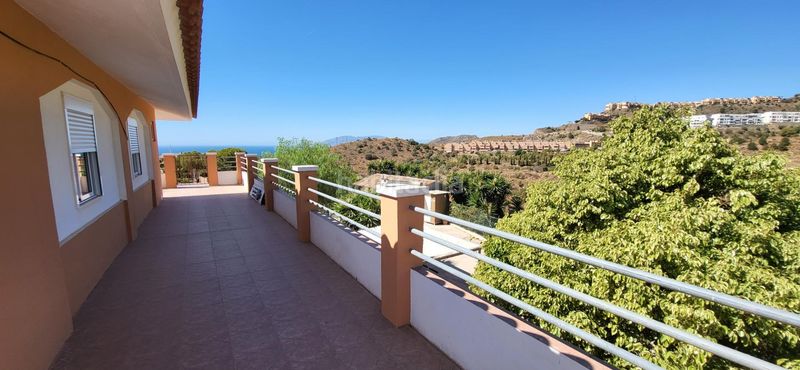 Foto f5010523-eea2-4823-af1b-ce13bcfcc7d1. Casa amb piscina a Cotomar Rincón de la Victoria