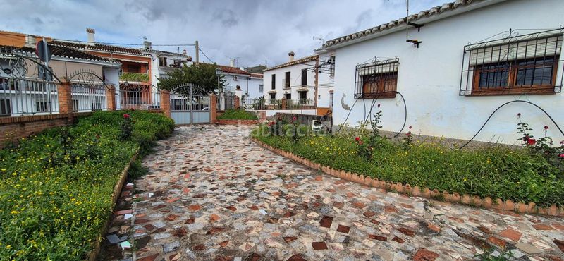 Foto 4303dd44-2200-4933-a951-5df211ba8339. Casa amb aparcament a Alcaucín