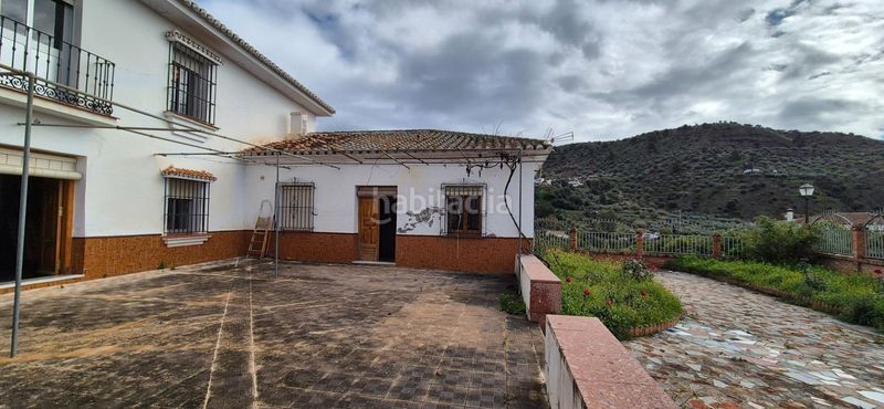 Foto 7bca4704-eab5-4a65-b9a5-4ed519a70e93. Casa amb aparcament a Alcaucín