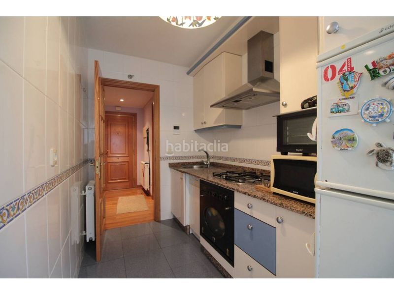 Foto f68bb98e-843d-45ec-8416-552ead428cd9. Flat with heating parking in Mondariz - Balneario
