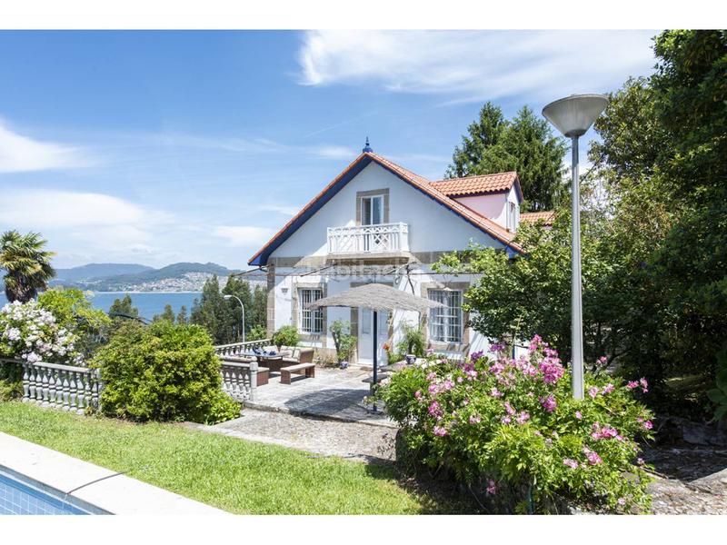 Foto 07cd031a-ee68-4f8a-96fc-ca3efa44407d. Alquiler casa palacio del sxix reformado en Redondela