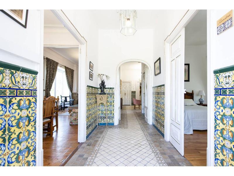 Foto 1d8e581e-4610-44ab-877e-15c528606592. Alquiler casa palacio del sxix reformado en Redondela