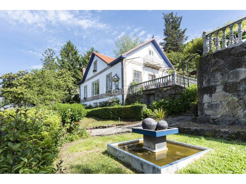 Foto 3bcd60fc-8689-41ee-a64c-fa9f9a9b6fae. Alquiler casa palacio del sxix reformado en Redondela