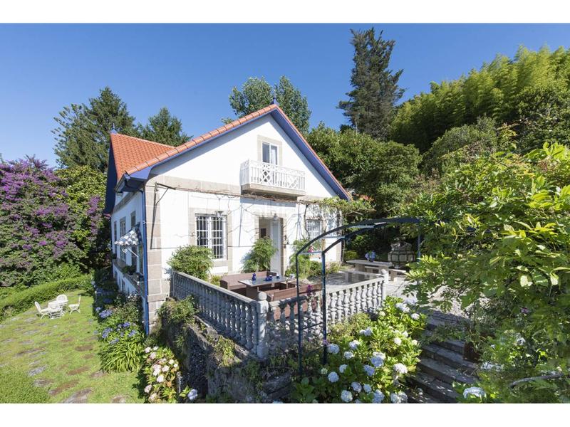 Foto 549a6c6a-5b33-4cff-b81e-5392caa2dcfb. Alquiler casa palacio del sxix reformado en Redondela