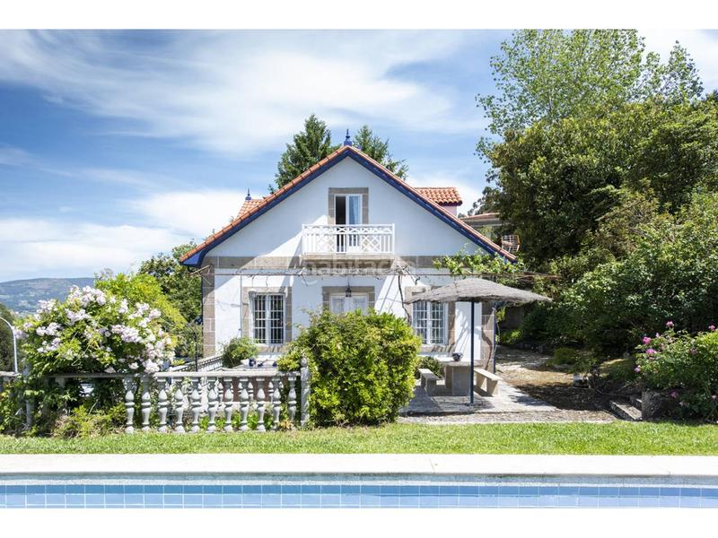 Foto 82b087c5-c54d-4e9d-8398-88d039d964fc. Alquiler casa palacio del sxix reformado en Redondela