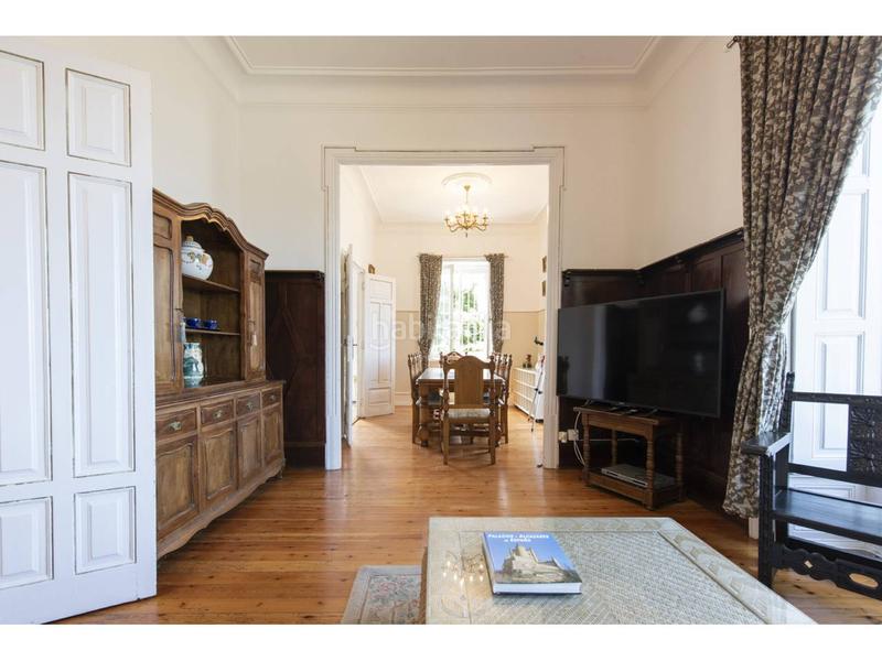 Foto b12f03f1-dc4e-4f21-b56c-16fcf57dd9fa. Alquiler casa palacio del sxix reformado en Redondela