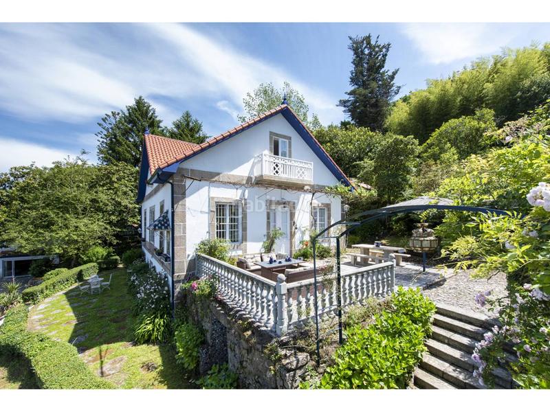 Foto c0cb5699-06d3-4408-a97d-15c04779e4ad. Alquiler casa palacio del sxix reformado en Redondela