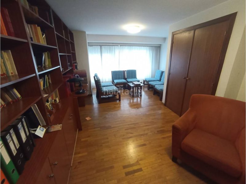 Foto 1b21a6da-e40c-4ad3-86e6-f0bff68e7990. Local comercial a Ensanche Coruña (A)