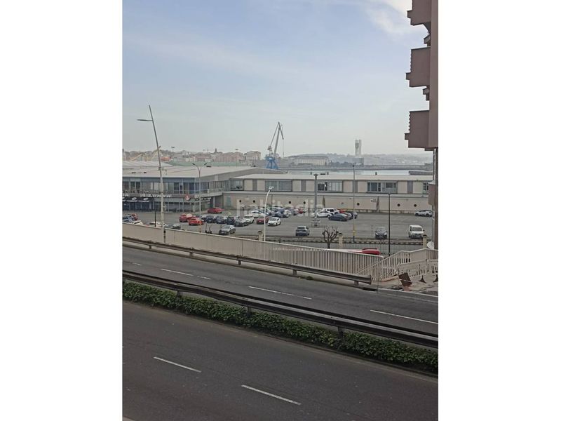 Foto 4fc17ca7-9c97-487c-a10a-b3cc45036454. Local comercial a Ensanche Coruña (A)