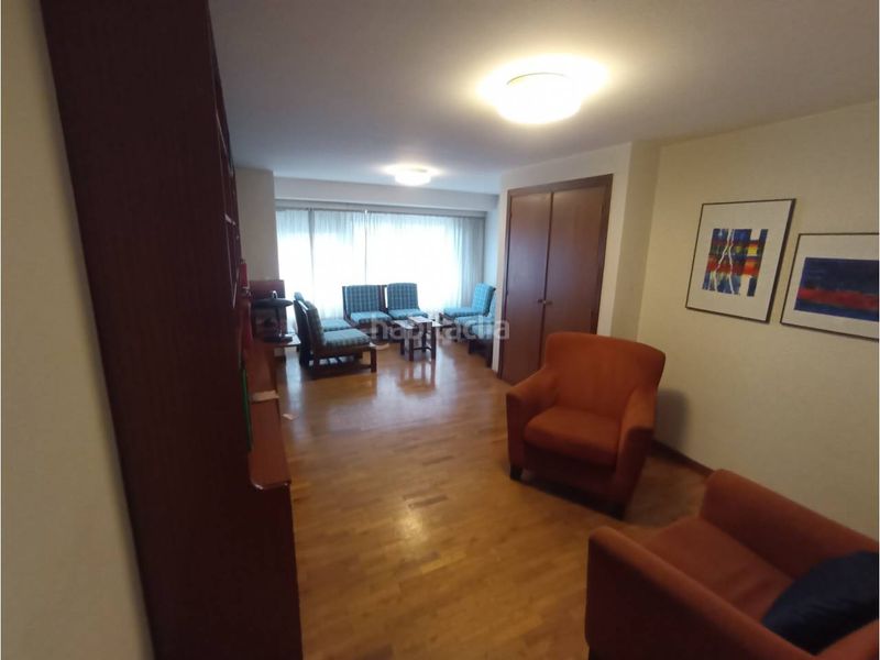 Foto d221d3a9-88dd-488a-823f-4f1b7d650224. Local comercial a Ensanche Coruña (A)