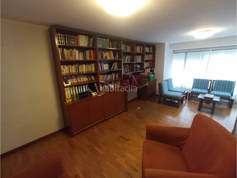 Foto e5cf0ca9-1d03-481c-add5-5d0923a1cf52. Local comercial a Ensanche Coruña (A)