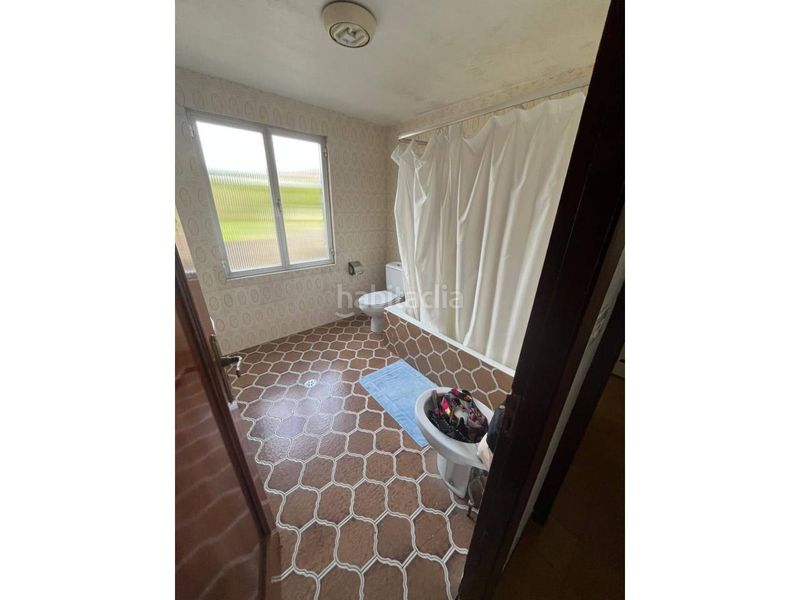 Foto 5c05f9ba-8ecc-4a67-9078-a78d668b62b4. Casa amb aparcament a Muros