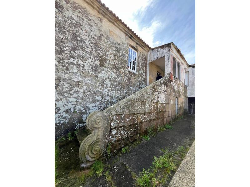 Foto 5f1feb54-73dd-44c8-96b3-151292933330. Casa amb aparcament a Muros