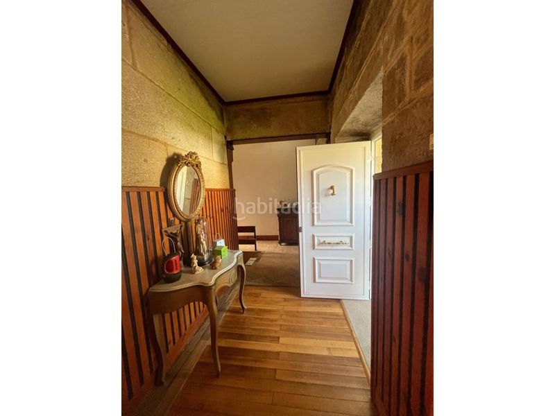 Foto b329fd35-8b6d-4375-980b-3d13872fbb32. Casa amb aparcament a Muros