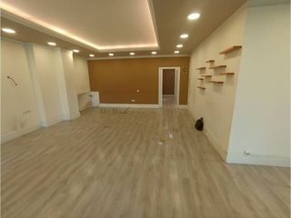 Miete Fabrikhalle in Eirís. Nave comercial en alquiler en elviñabarrio floresmatograndesomes