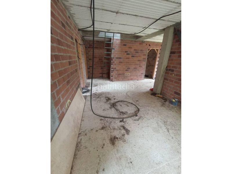 Foto ab03fc03-1c19-45a9-ae2a-de2343d86990. Casa amb aparcament a Abegondo