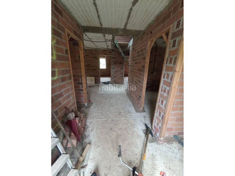 Foto edbf487c-9064-4156-9725-66f998811491. Casa amb aparcament a Abegondo
