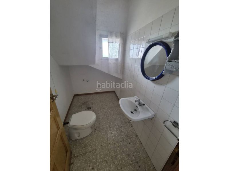 Foto e7349f42-fa53-496c-a4e8-e45fa4b8f496. Masia amb aparcament a Rois