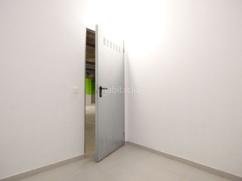Foto 4c1b9f15-39df-4cb1-8977-9c1b966a9574. Rent flat with heating parking pool in Simancas Madrid