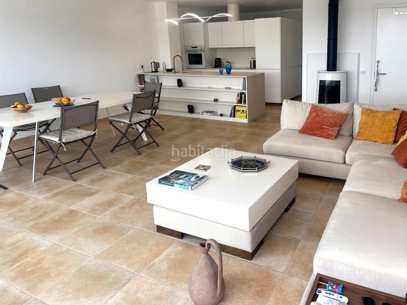 Foto c9ed850b-c9f7-418e-a83f-d3bbca82bd1d. Alquiler ático f229 alquiler temporada verano ático con espectaculares vistas en Fornells en Es Mercadal