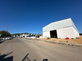 Industrial building in Es Mercadal Poble. Nave industrial en es mercadal