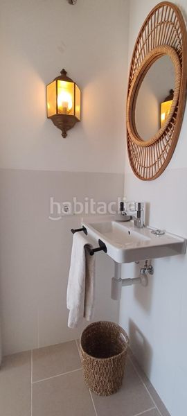 Foto b6e943d6-5108-4e80-87f6-a3e22970ed11. Casa adossada amb calefacció aparcament piscina a Es Mercadal