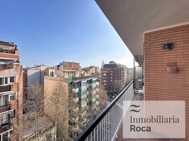Foto f08dcb3d-0263-4744-97ab-f8de032812c7. Apartament a El Camp de l´Arpa del Clot Barcelona