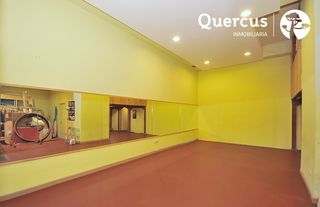 Local Comercial en Acueducto 28. Local comercial en segovia centro  comercial castilla, avda acue