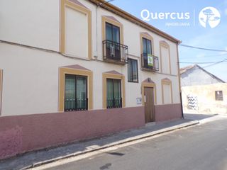 Chalet à Pinarnegrillo. Quercus inmobiliaria vende esta amplia casa de 335 metros cuadra