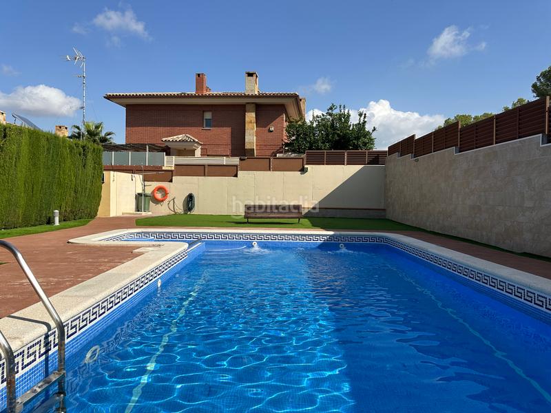 Foto 29c5ea46-28e7-4ba2-915d-49678b80d9b6. Casa aparellada amb xemeneia calefacció aparcament piscina a Pallaresos (Els)