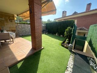 Casa bifamiliare in Pallaresos (Els). Casa pareada en venta en els pallaresos – zona jardins imperi