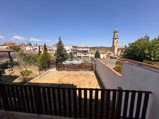 Casa adosada en Catllar (El). Casa adosada con jard�n en el catllar