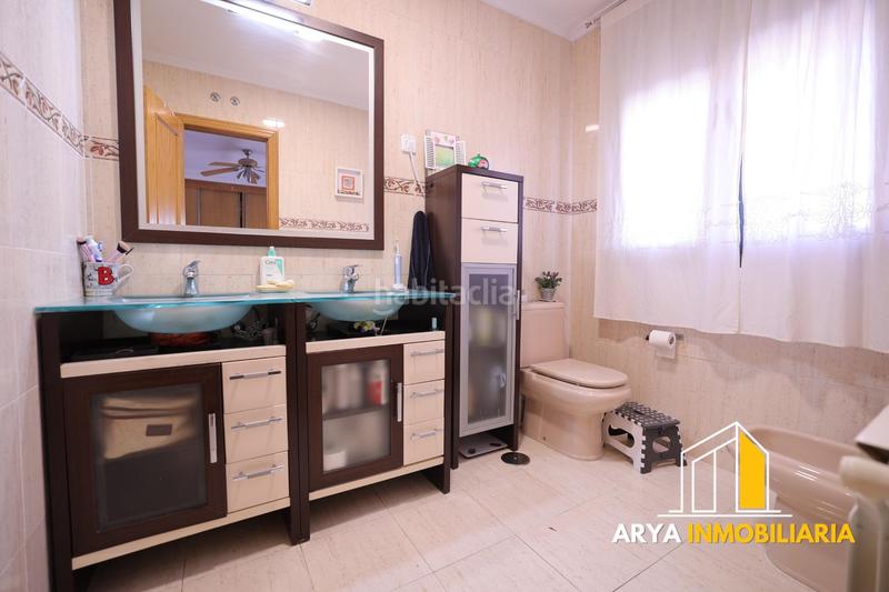 Foto 52ce7b73-04fb-47ac-ba72-33c296af7b25. Casa adosada encantador chalet adosado con piscina comunitaria en Loeches