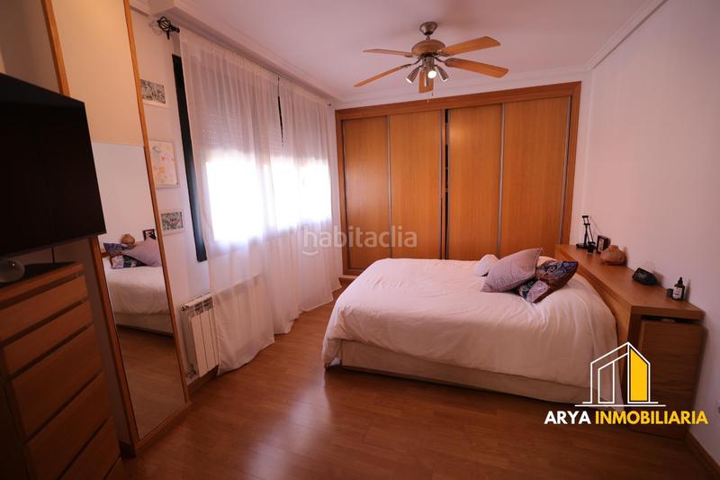 Foto d0d31437-2665-4cef-b872-361d61ea52a2. Casa adosada encantador chalet adosado con piscina comunitaria en Loeches