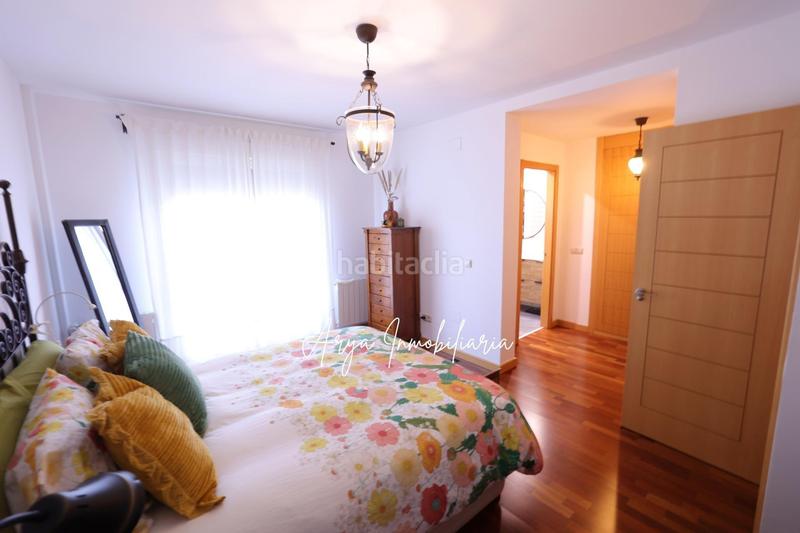 Foto 2fdc62bf-8799-45ce-b5db-82388c04b1eb. Casa pareada impresionante chalet pareado con piscina privada en soto del henares en Torrejón de Ardoz