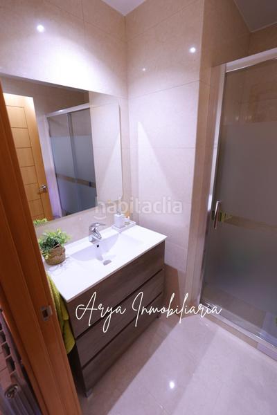 Foto 7c4d5f95-2e93-45db-a975-72309d45b27b. Casa pareada impresionante chalet pareado con piscina privada en soto del henares en Torrejón de Ardoz