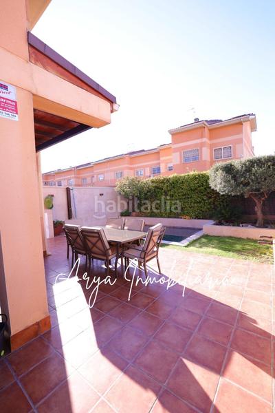 Foto 8eb0cc77-4957-4abb-b830-5e06c4a0af8d. Casa pareada impresionante chalet pareado con piscina privada en soto del henares en Torrejón de Ardoz
