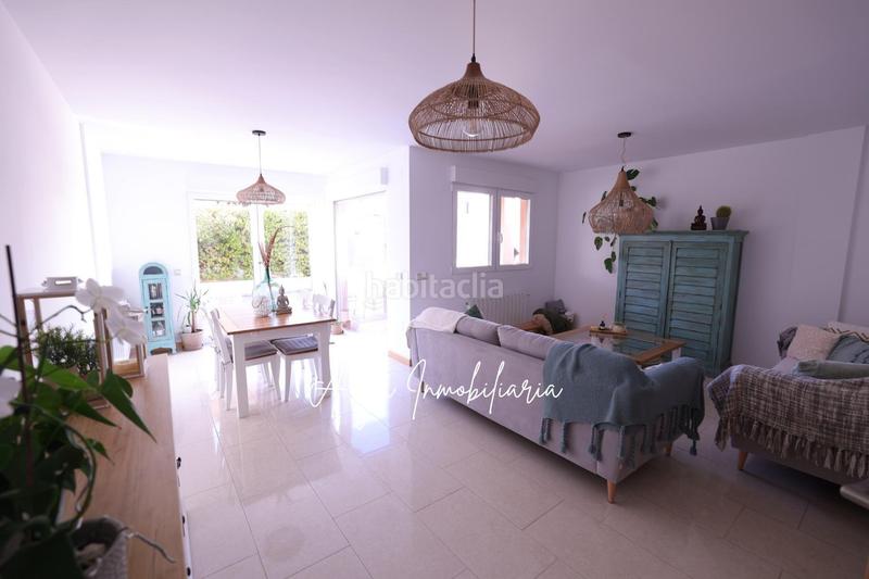 Foto a11bebed-b104-4357-9761-6f7755bc4d6e. Casa pareada impresionante chalet pareado con piscina privada en soto del henares en Torrejón de Ardoz