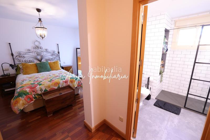 Foto f60b9db6-f452-4541-bb2c-fc7f91b3b041. Casa pareada impresionante chalet pareado con piscina privada en soto del henares en Torrejón de Ardoz