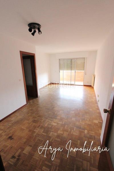 Foto 6198bd31-abce-4fda-a5d4-38e7e6f1f415. Piso vivienda con terraza en plaza de las palmeras en Torrejón de Ardoz