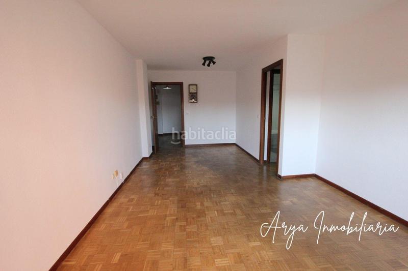 Foto b4c3ce30-ec87-49b1-9cf7-c894c1435bb8. Piso vivienda con terraza en plaza de las palmeras en Torrejón de Ardoz