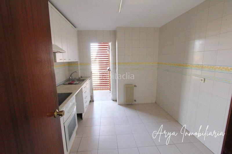 Foto c6cae690-0e03-4e94-af32-133ecdb0837b. Piso vivienda con terraza en plaza de las palmeras en Torrejón de Ardoz