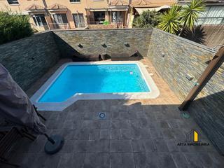 Maison jumelée à Soto de Henares. Chalet adosado de ensueño en soto de henares