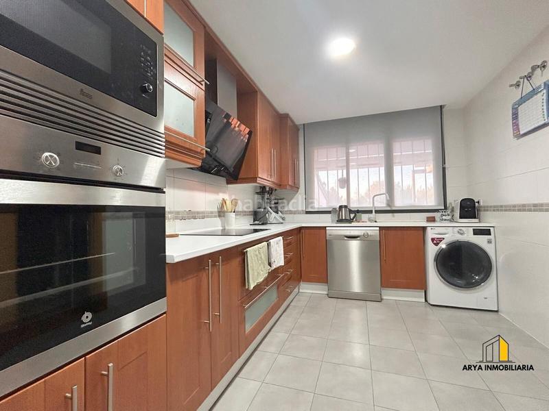 Foto b16f08f1-7908-4e35-bc9c-587cb4441928. Casa adossada amb calefacció aparcament a Loeches