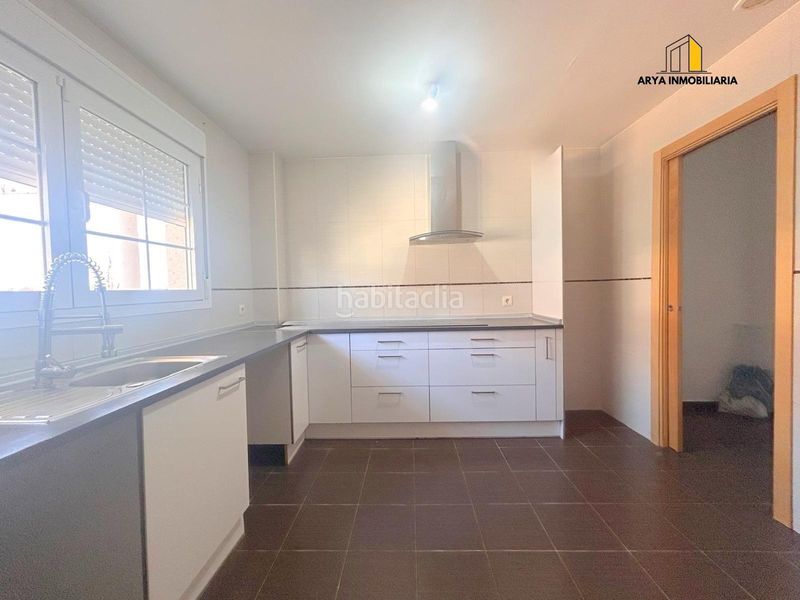 Foto c40eab71-bc59-45bc-be21-b1c0f5c3050c. Casa adossada amb aparcament a Pioz